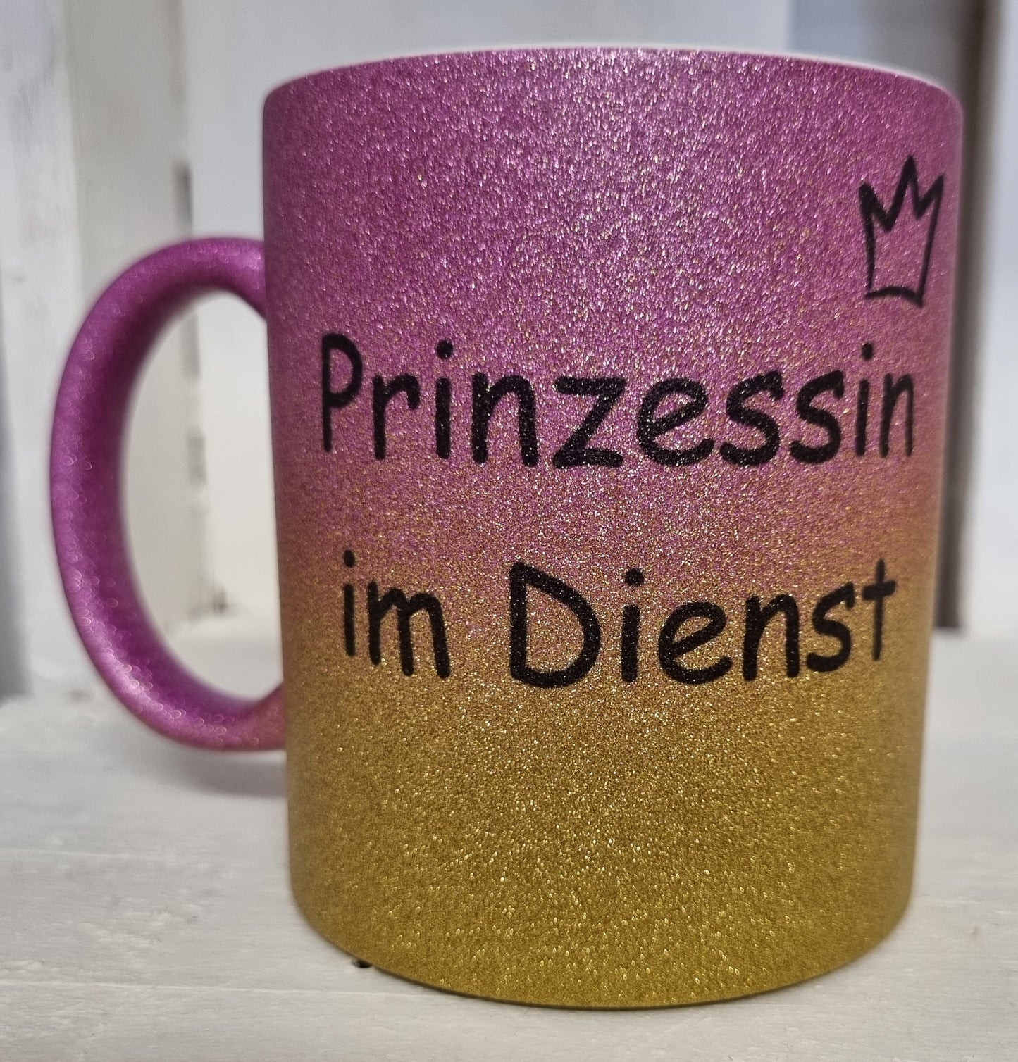 Glitzertasse Prinzessin im Dienst beidseitig bedruckt, personalisierbar