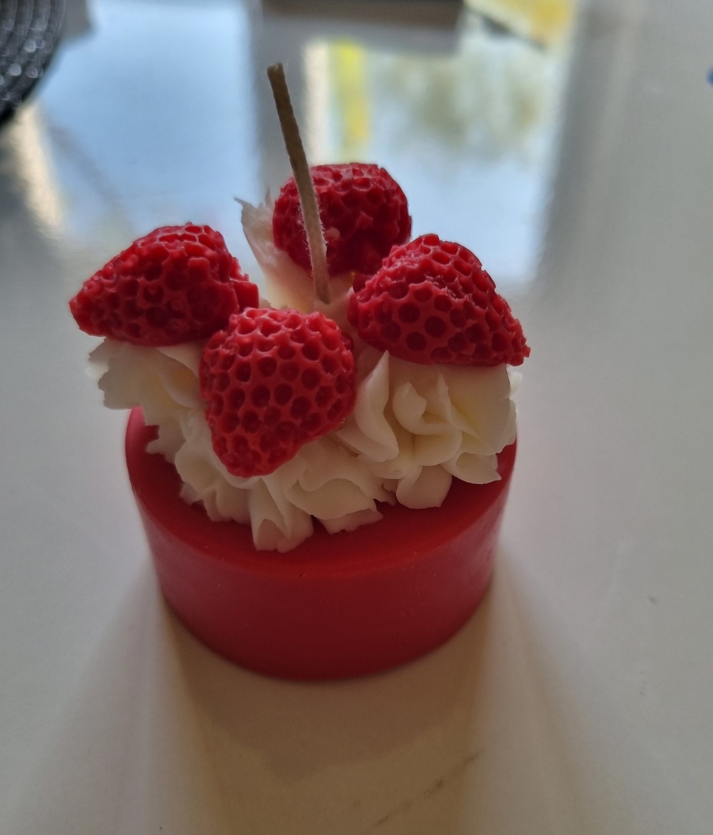Candle Cake Törtchenkerze Duftkerze Erdbeere