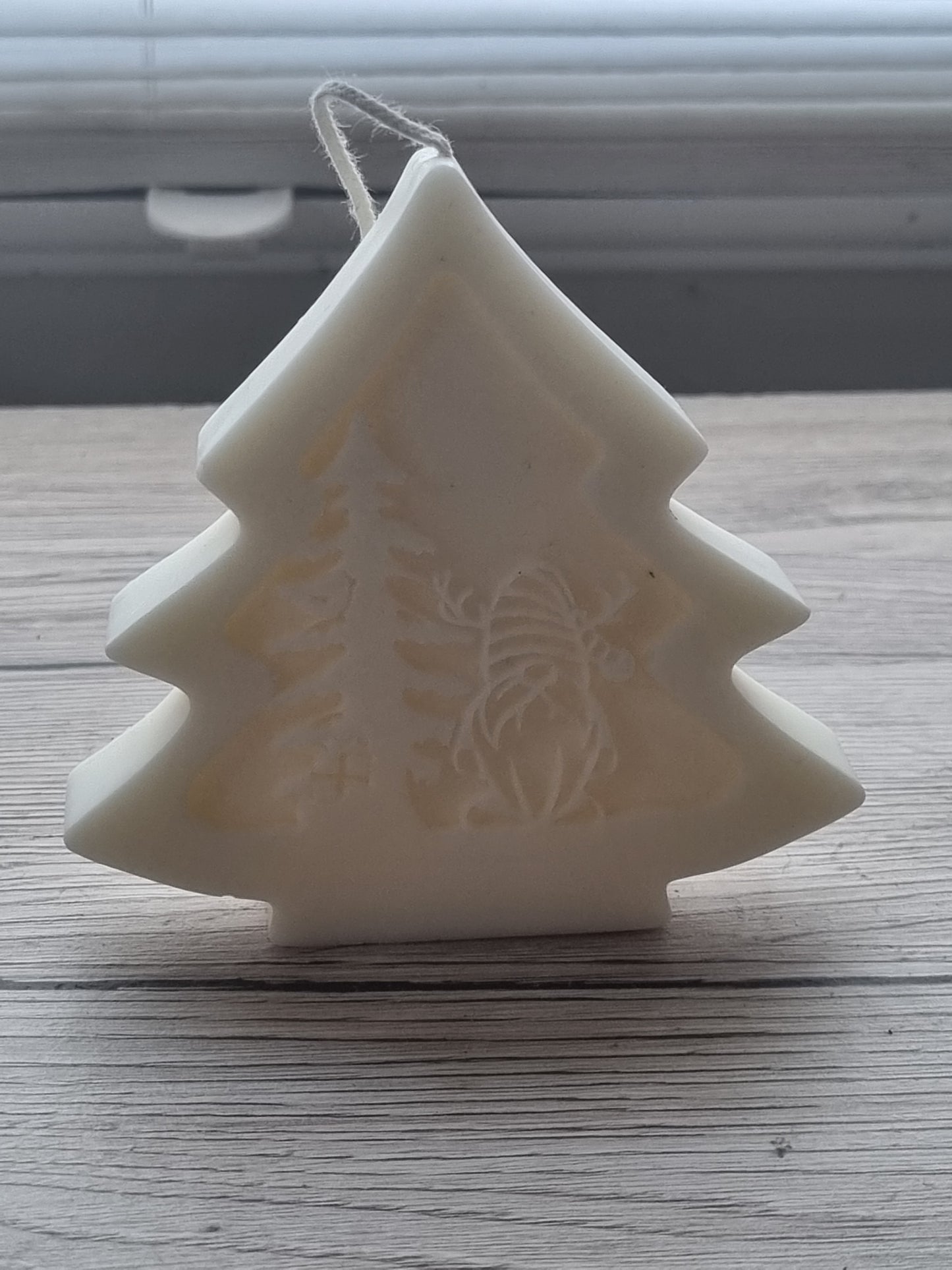Kerze Tannenbaum mit Bild Relief Wichtel Bio Sojawachs ohne Paraffin vegan